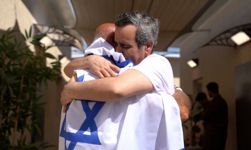 אב החטוף ששוחרר: "ביקש סטייק טוב, הביאו לו שניים של 400 גרם"