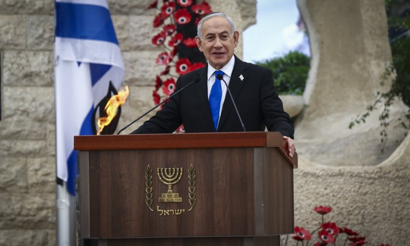 נתניהו: הלחץ שחרר חטופים, אדם בקהל קטע: "הרבה מתו במנהרות"
