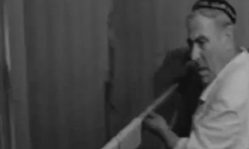 תעמולה סובייטית מול מציאות כואבת: תיעוד נדיר מאפיית מצות ב-1964