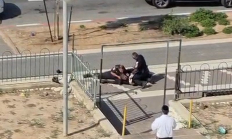 אירוע חמור: אברך נעצר בכוח, הוכה ונפצע - ואז התברר כי מדובר בטעות