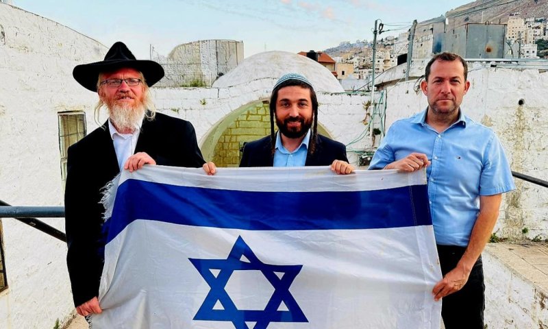 לראשונה מזה 26 שנים: כניסה אזרחית לקבר יוסף בשעות הצהריים