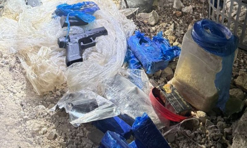מתחת לאף: השוטרים הופתעו לגלות מצבור כלי נשק באתר הבנייה
