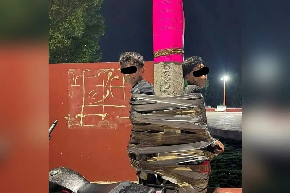 גונבי האופנועים קשורים לעמוד
