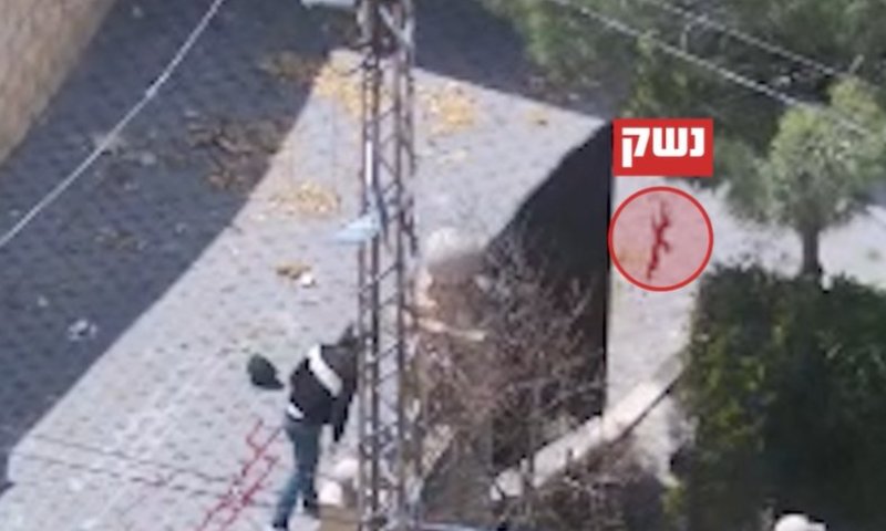 צפו: שלושה מחבלי חיזבאללה נכנעו בבינת ג׳בייל ונשבו בידי צה"ל