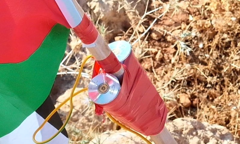 חפץ שנראה כמטען חבלה מחובר לדגל אש"ף אותר בבנימין