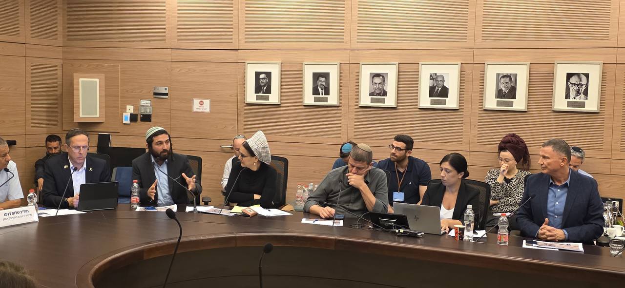 באדיבות המצלם