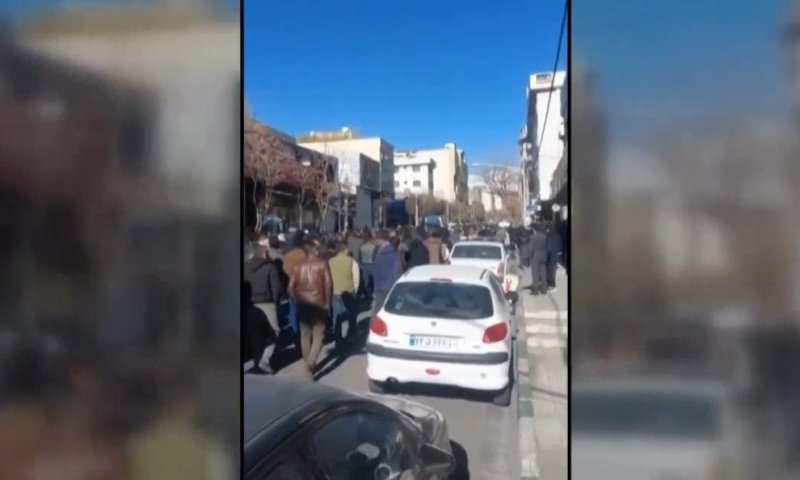 תושב טהראן: "מקווה שנשנה את המשטר" 