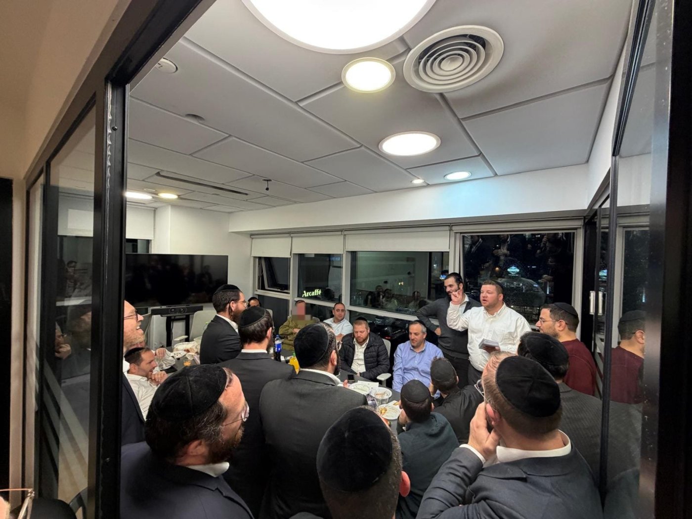 באדיבות המצלם