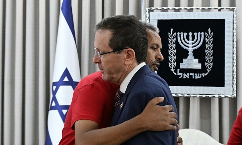 הרצוג הודיע למשפחת היימנוט קסאו: השב"כ נכנס לתמונה