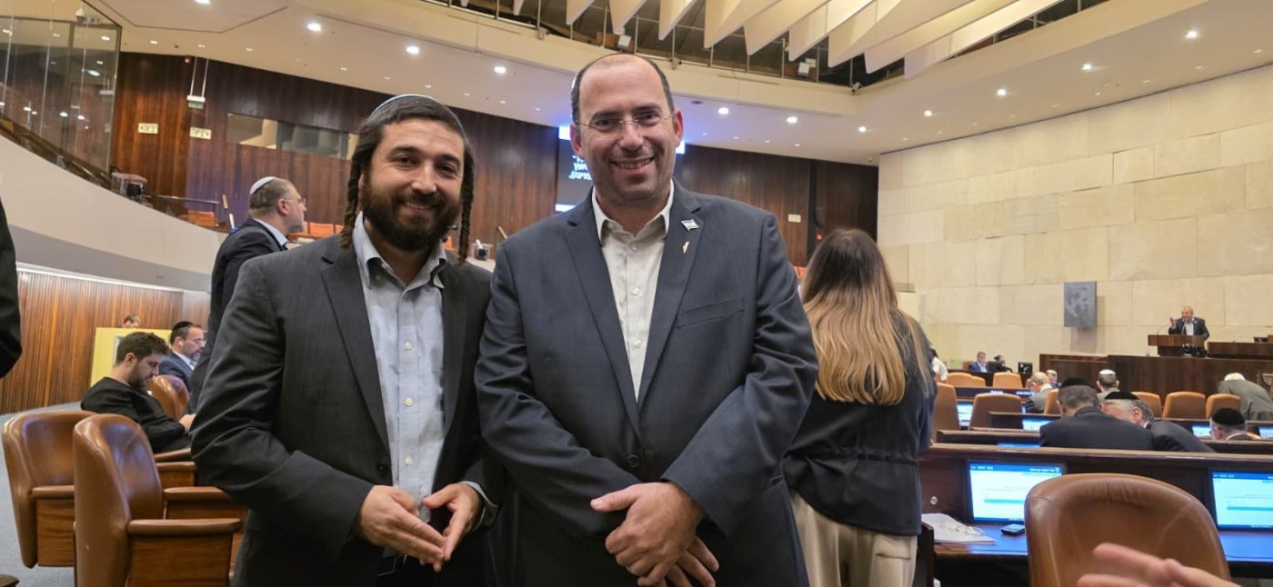 באדיבות המצלם