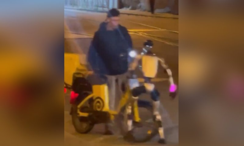 רוסיה: רובוט תקף נער שליחויות ברחובות מוסקבה 
