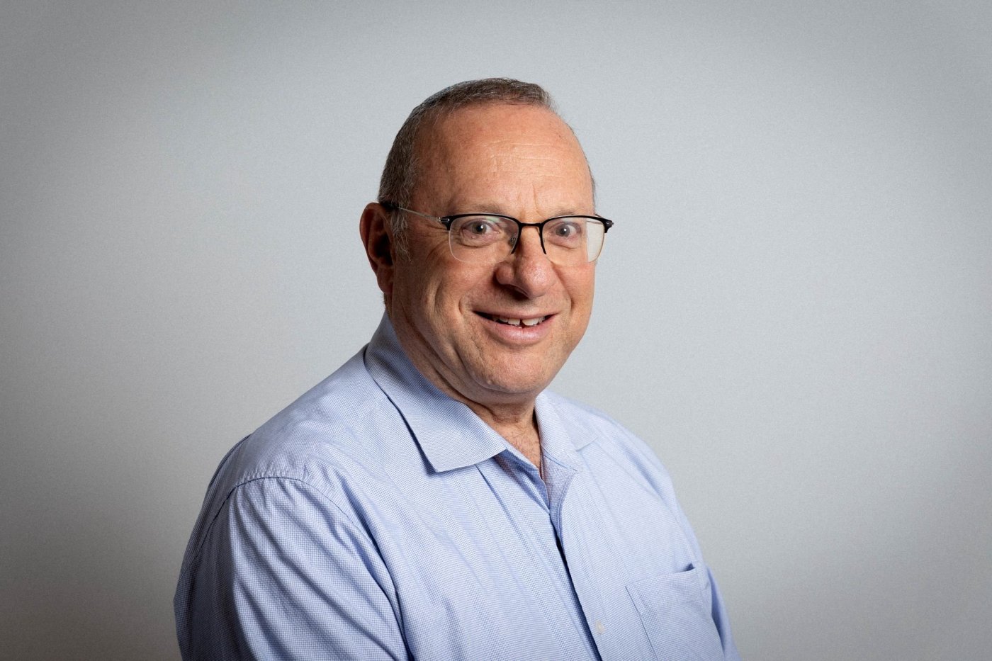 אדם שרז