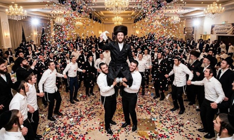 נוצץ מבחוץ, יקר מבפנים: הקרב של אולמות השמחות נגד הקונפטי