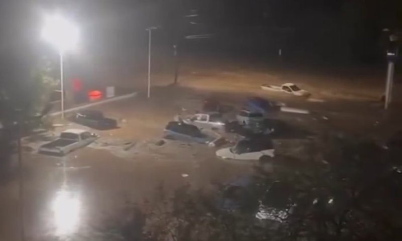 ארבעה הרוגים בשיטפונות קטלניים באריזונה | תיעודים דרמטיים מהשטח