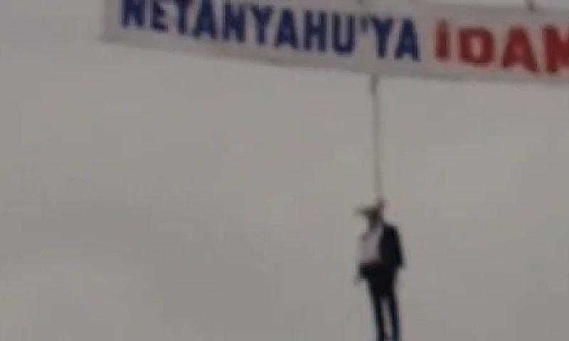 טורקיה: בובה של נתניהו נתלתה ממנוף ועליה נכתב "גזר דין מוות"