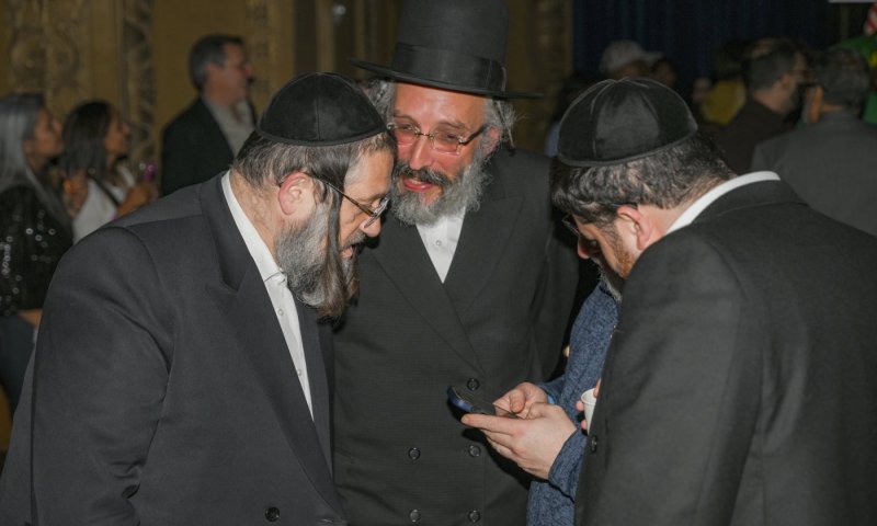החרדים בניו יורק חגגו: ראש העיר המוסלמי מבטיח לעמוד לצידם