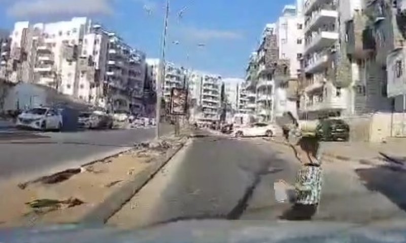 נס בבני ברק: רכב התנגש בעוצמה בילד שנפצע באורח קל בלבד | תיעוד