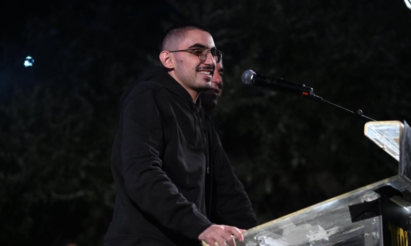 "החלום שלי התגשם": שורד השבי רום ברסלבסקי הגיע לכיכר החטופים
