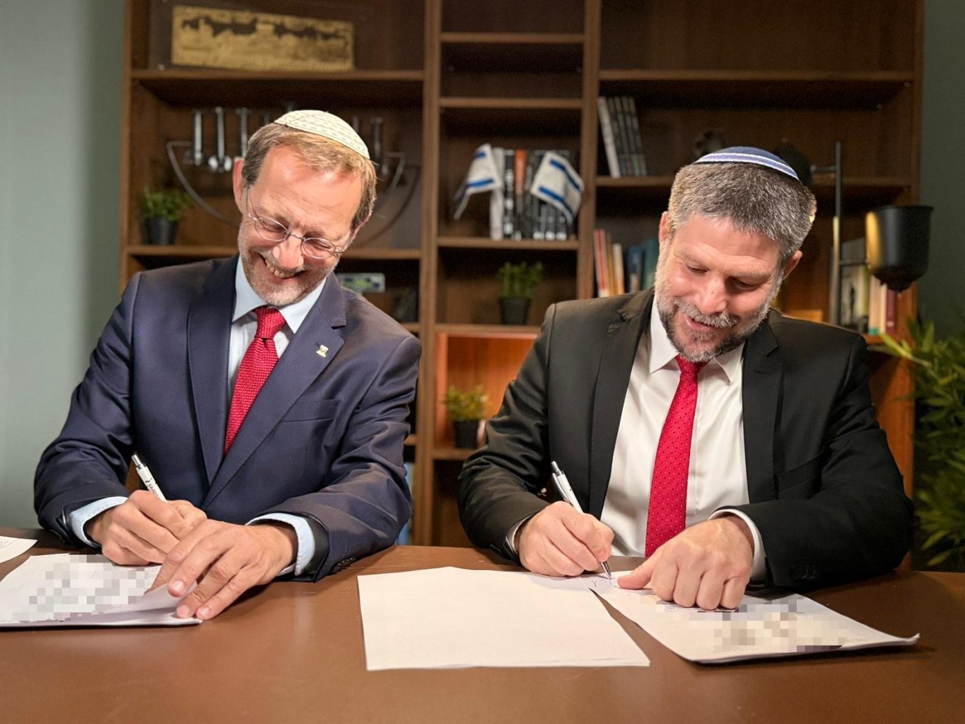 באדיבות המצלם