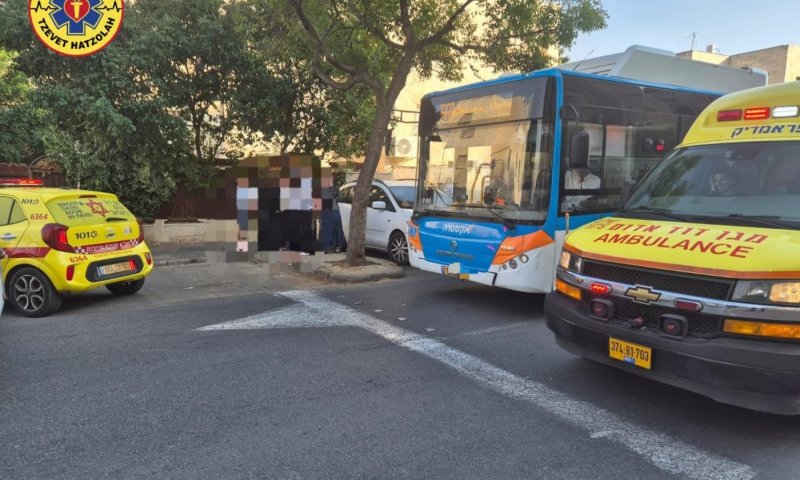 ילד בן 10 נפצע קשה מפגיעת אוטובוס בנווה יעקב