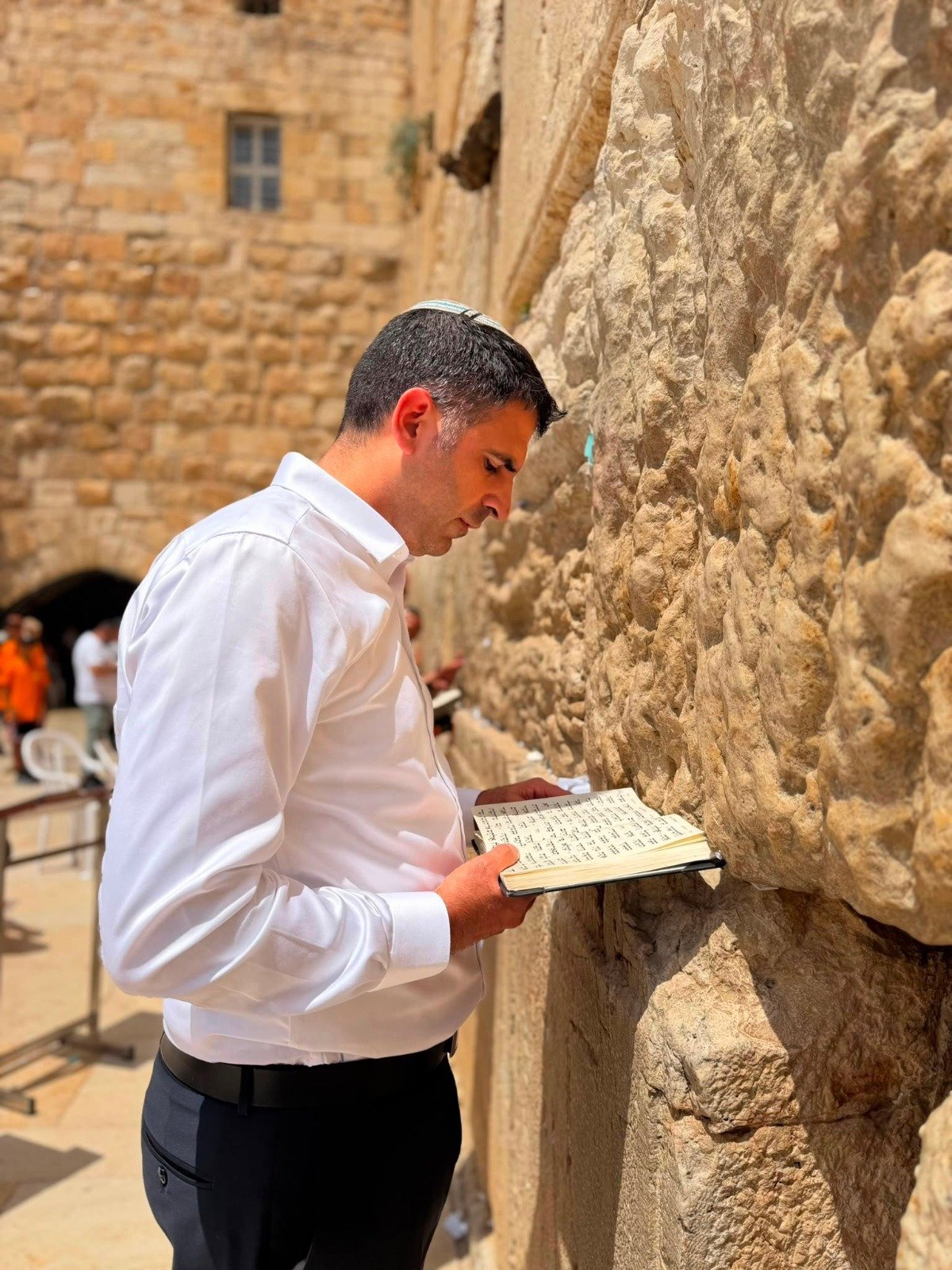 באדיבות המצלם