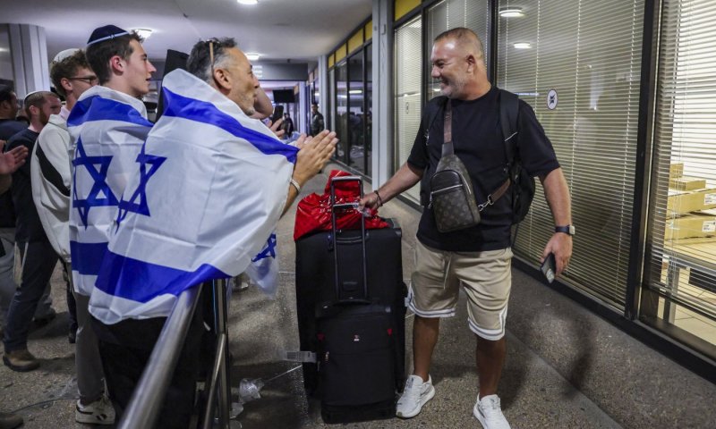 הטייס הזדהה כחטוף - ומטוסי הקרב הוזנקו: הפרטים החדשים מהדרמה באוויר