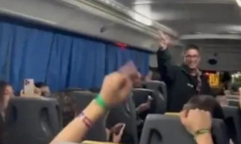 תלמידים בבואנוס איירס שרו על שריפת יהודים &ndash; זעם וגינויים ברחבי ארגנטינה