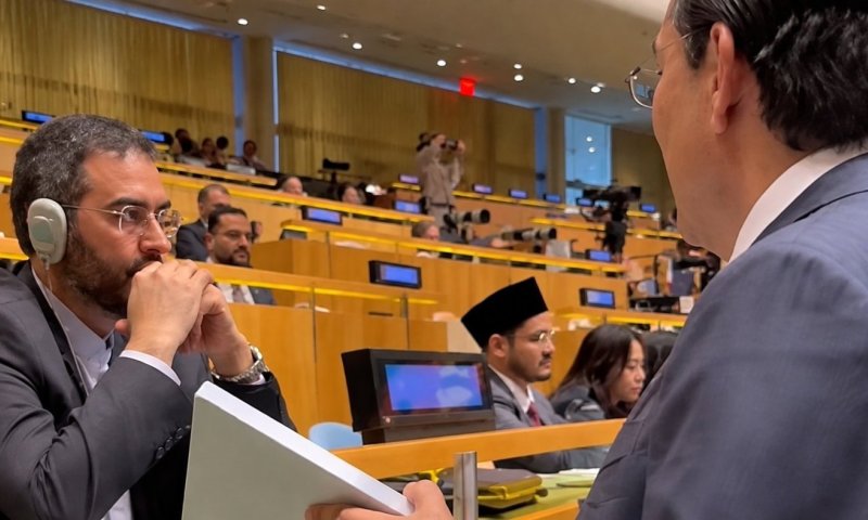 דנון ניגש לנציג האיראני עם הסטארלינק: "קח אותו לטהרן"