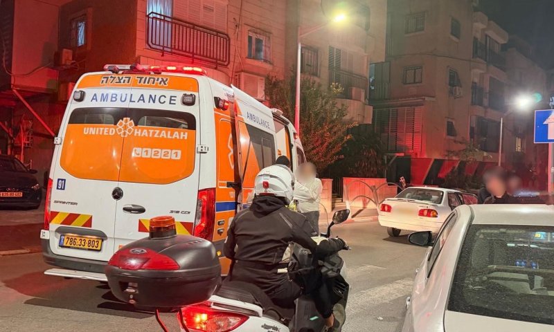 פציעות קשות בראשו: רוכב קורקינט חשמלי התנגש ברכב חונה בבני ברק