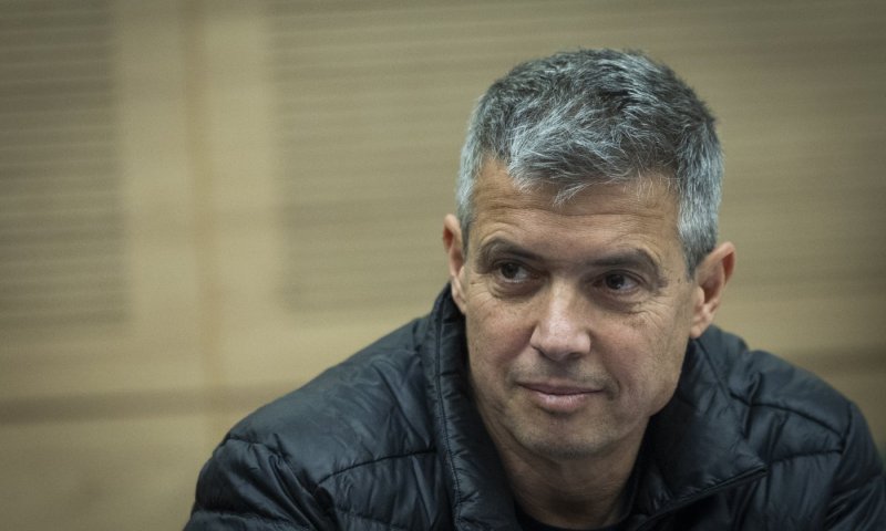 במאבק על אחוז החסימה: יועז הנדל משווה בין בני ברק לרהט