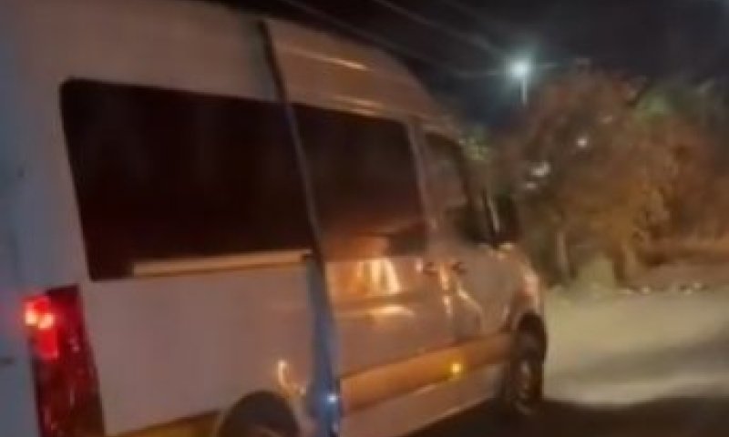 נגרם נזק כבד: טיל רוסי נחת מטרים ספורים ממיניבוס שנשא יהודים
