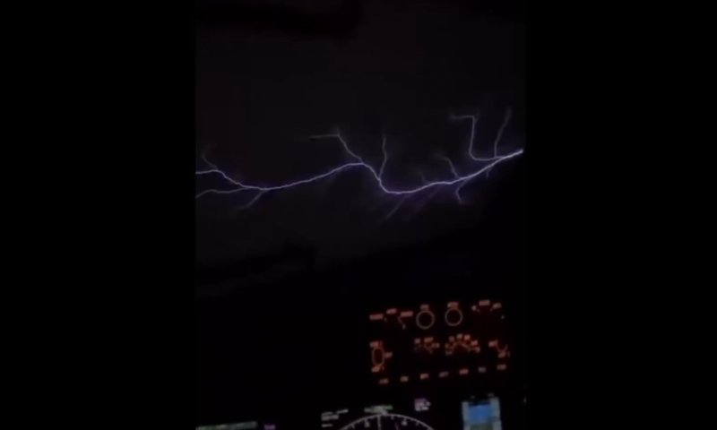 תיעוד דרמטי מהקוקפיט: כך נראתה סופת "ביירון" בגובה 10,000 רגל