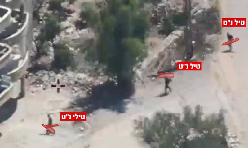 צפו: מחבלי חיזבאללה מעבירים טילים ומותקפים מהאוויר