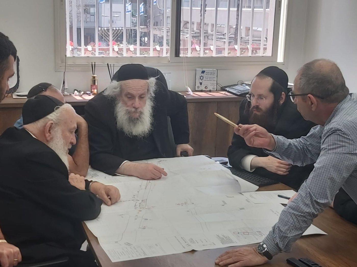 באדיבות המצלם