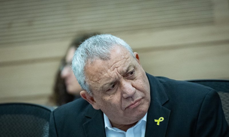 בצל האיחוד: איזנקוט פנה לראשי האופוזיציה כדי לקבוע פגישת תיאום
