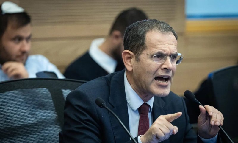 דיון סוער בוועדת החוקה: ח"כ סעדה לגיל לימון - "אתה תגיע לאותו מקום של הפצ"רית"
