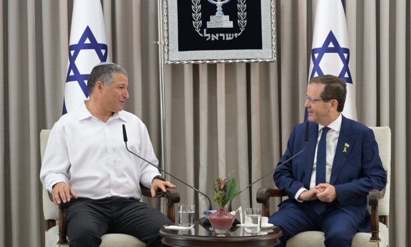 הרצוג אירח את דוד זיני: ״אני בטוח שתצליח במשימתך, עיני כל העם נשואות אלייך״
