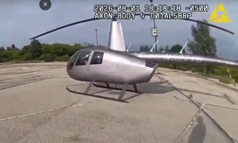 נמאס לו מהפקקים: בן 69 החליט להגיע לקניות במסוק