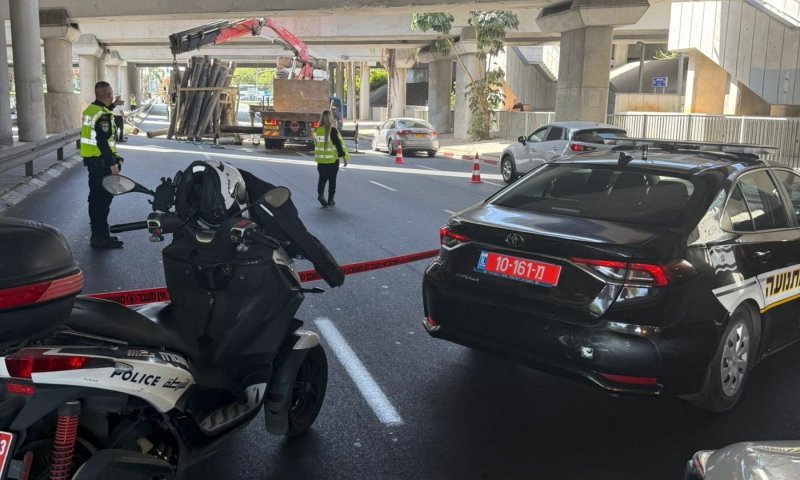 משאית פגעה בגשר רוקח - עומסי תנועה כבדים מאוד באזור