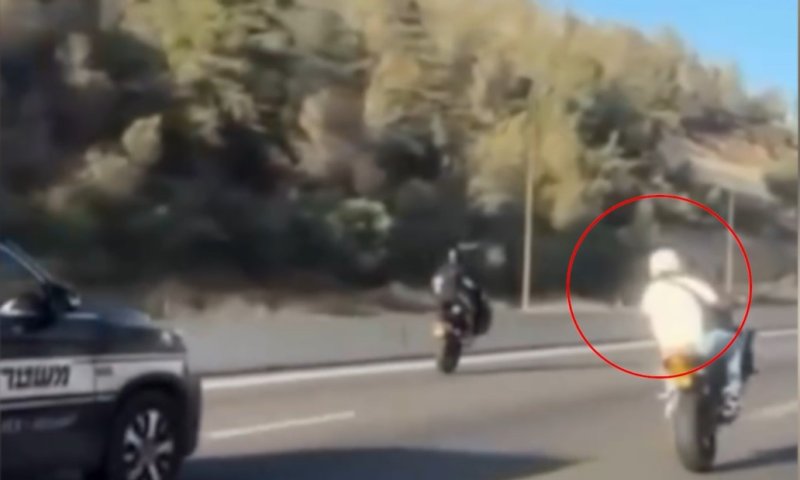 העלה לסטורי: דהר עם גלגל באוויר לפני ניידת משטרה ונחת בחדר החקירות