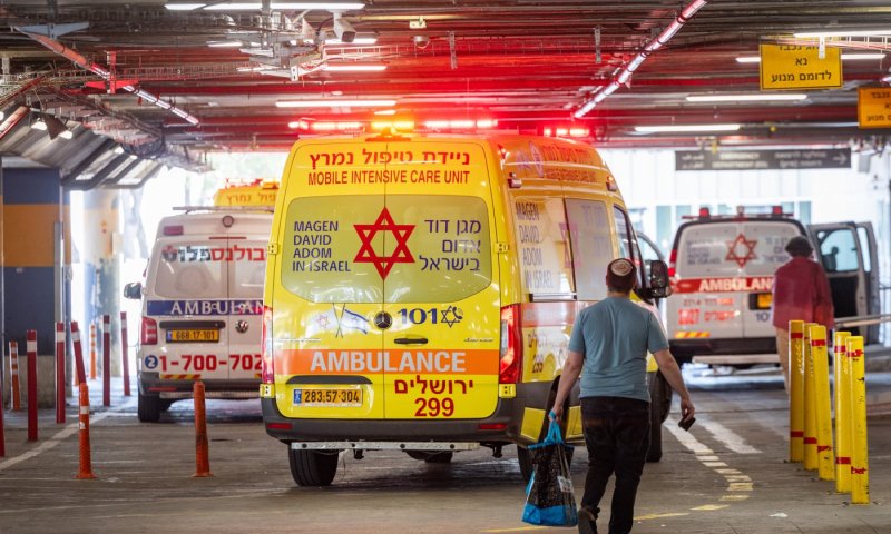 מטען בחולון: נער בן 15 נפצע קשה, לא היה יעד התקיפה