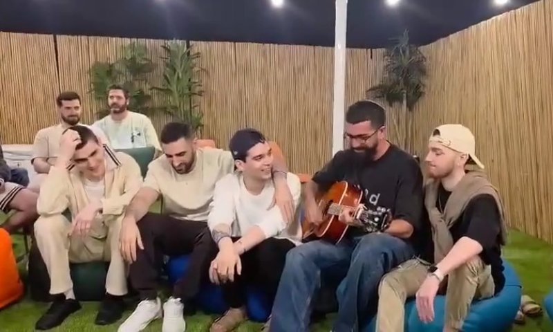 "אמן על הילדים שלי": שורדי השבי בשירה עם חנן בן ארי