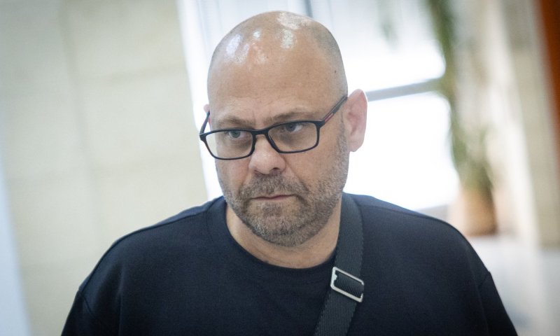 העימות של עמית סגל ואביעד גליקמן סביב עדות חבקין