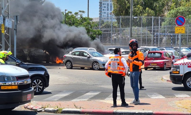 בן 30 נהרג בפיצוץ רכב בחולון, שעות אחרי הרוג בפיצוץ ביפו | צפו 