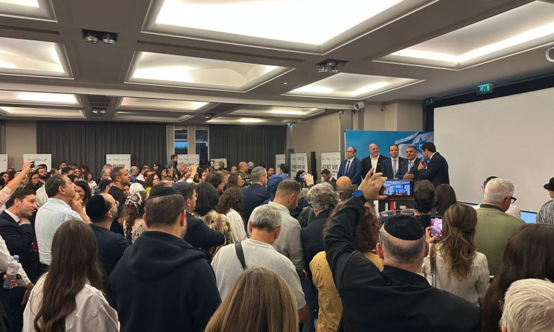 אלפי יהודים ביריד עלייה בפריז - רוצים לעלות לישראל