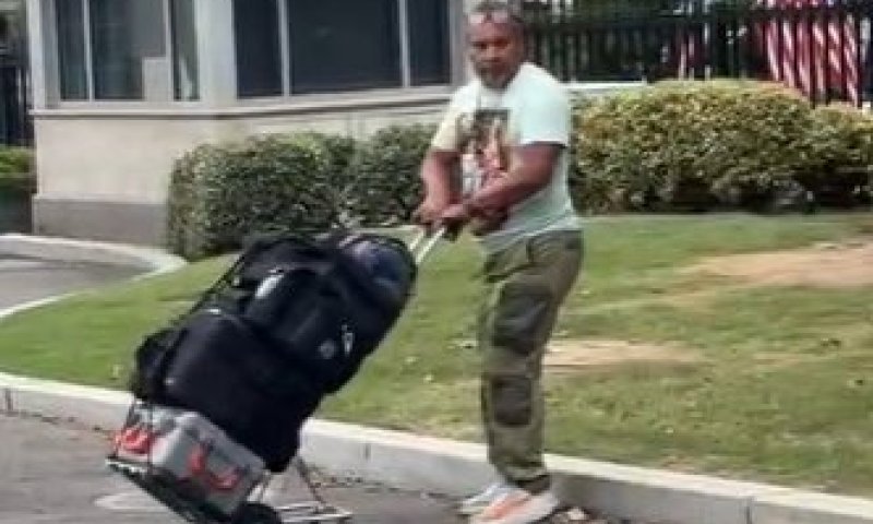 חרם נשיאותי: טראמפ סילק מהבית הלבן את הכתבים של CNN