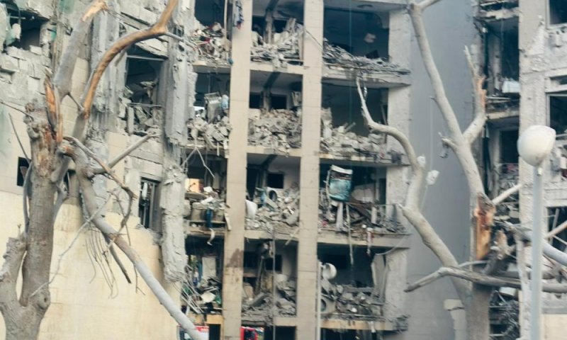 ארבעה הרוגים מפגיעה ישירה בבאר שבע, דיירים חולצו בחיים מבין ההריסות 