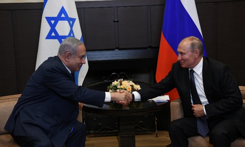 הנשיא פוטין שוב רוצה את חצר אלכסנדר בבעלותו