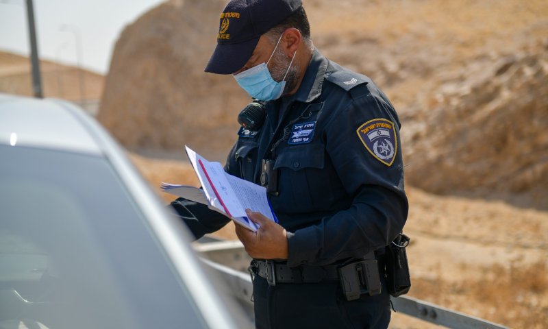 מכה לנהגים: רכבים סמויים יתעדו את עבירות התנועה שלכם