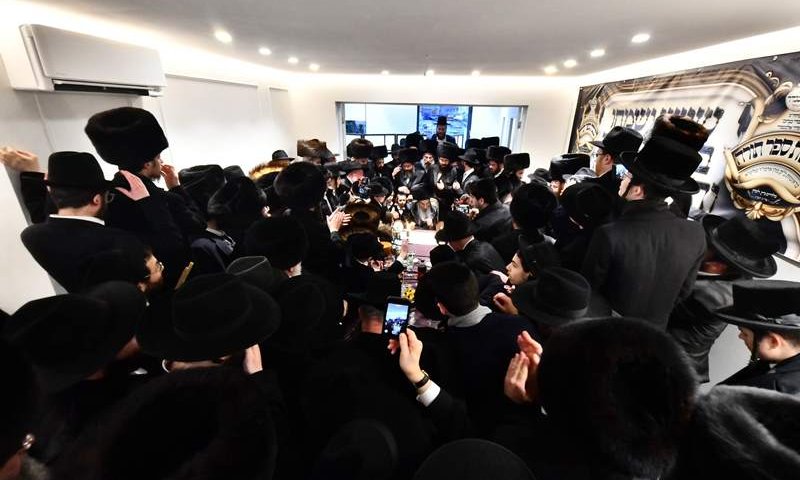 הרב מלונדון זועק: "משפחות סובלות בשבתות בגלל שאין עירוב"